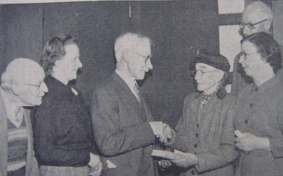 Presentation to Mr Tom Dexter, of Quorn - 1957