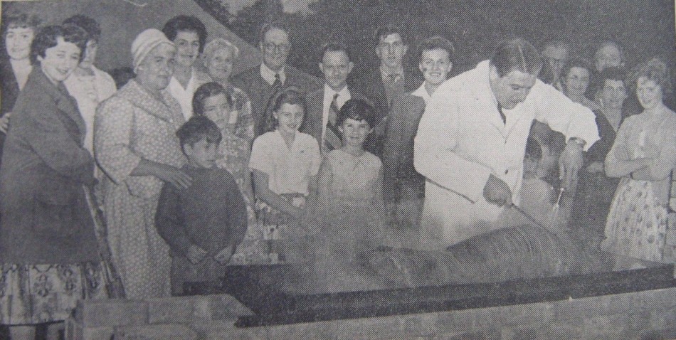 Pig roasting attracted 300