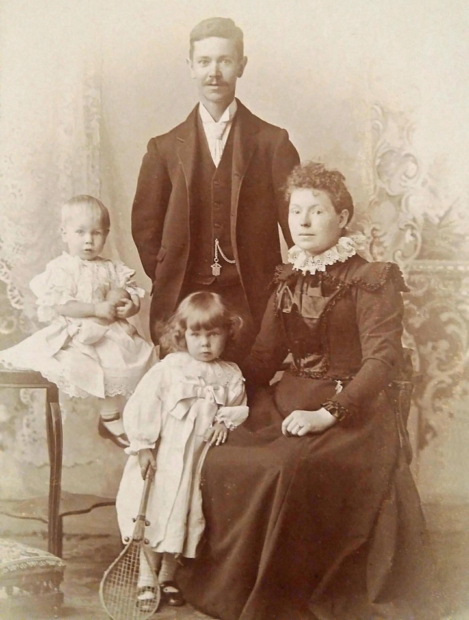 Sam and Eliza Hallam, Quorn, 1900
