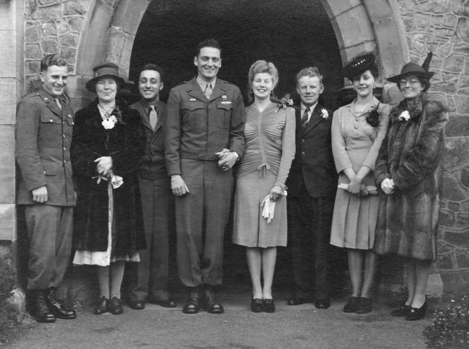 A wartime wedding in Quorn, 1945