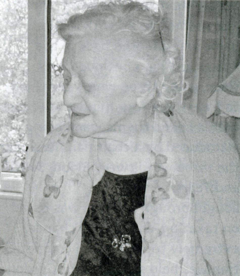 Lily Allen - One Hundred Years in Quorn