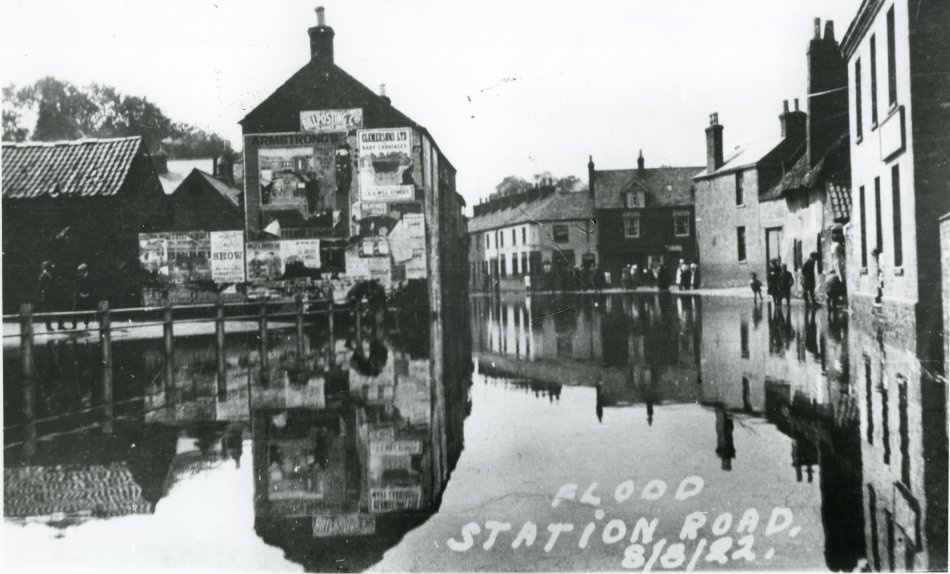 Floods on Station Road, Quorn 1922