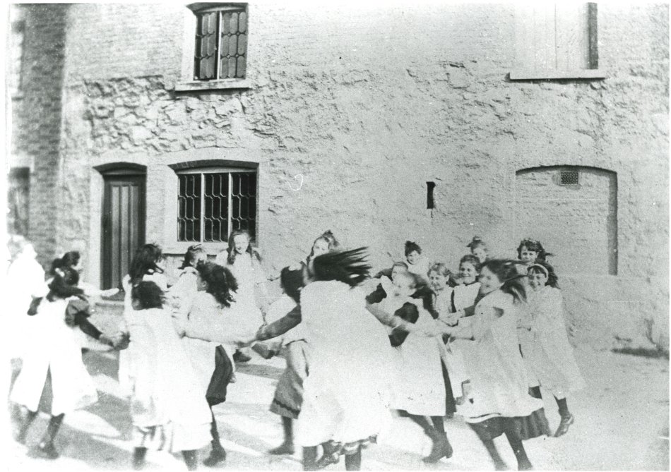 Children playing on School Lane  c1897-1910