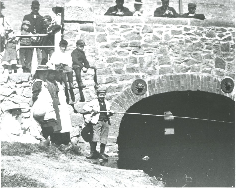Fishing at The Cross c1900