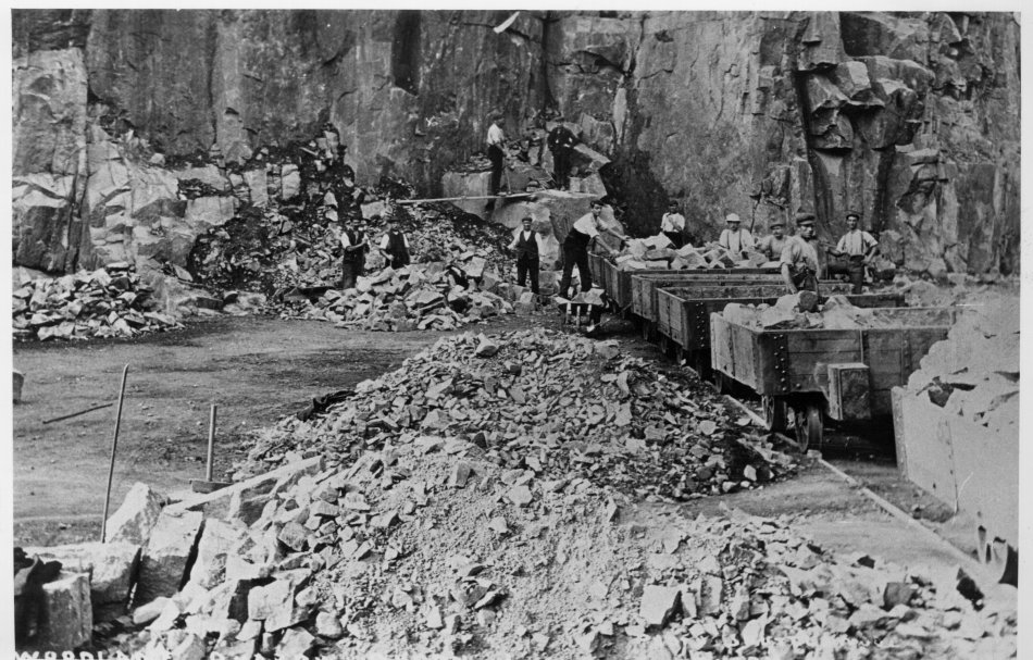 Working at Cocklow Quarry c1907